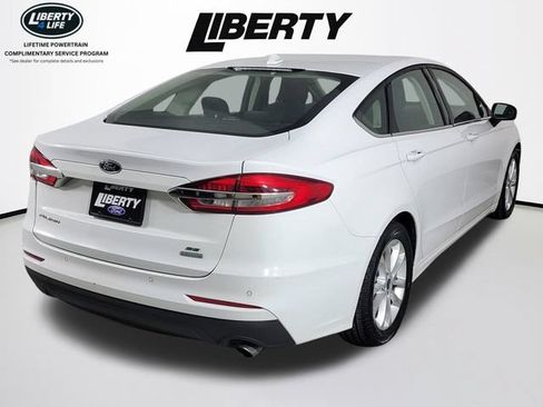 Certified 2019 Ford Fusion SE FWD image 4