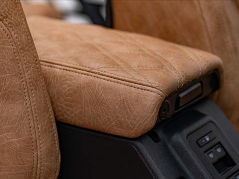 Used 2025 Ford Bronco 4-Door image 3