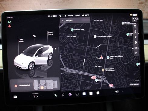 Used 2022 Tesla Model Y Long Range image 10