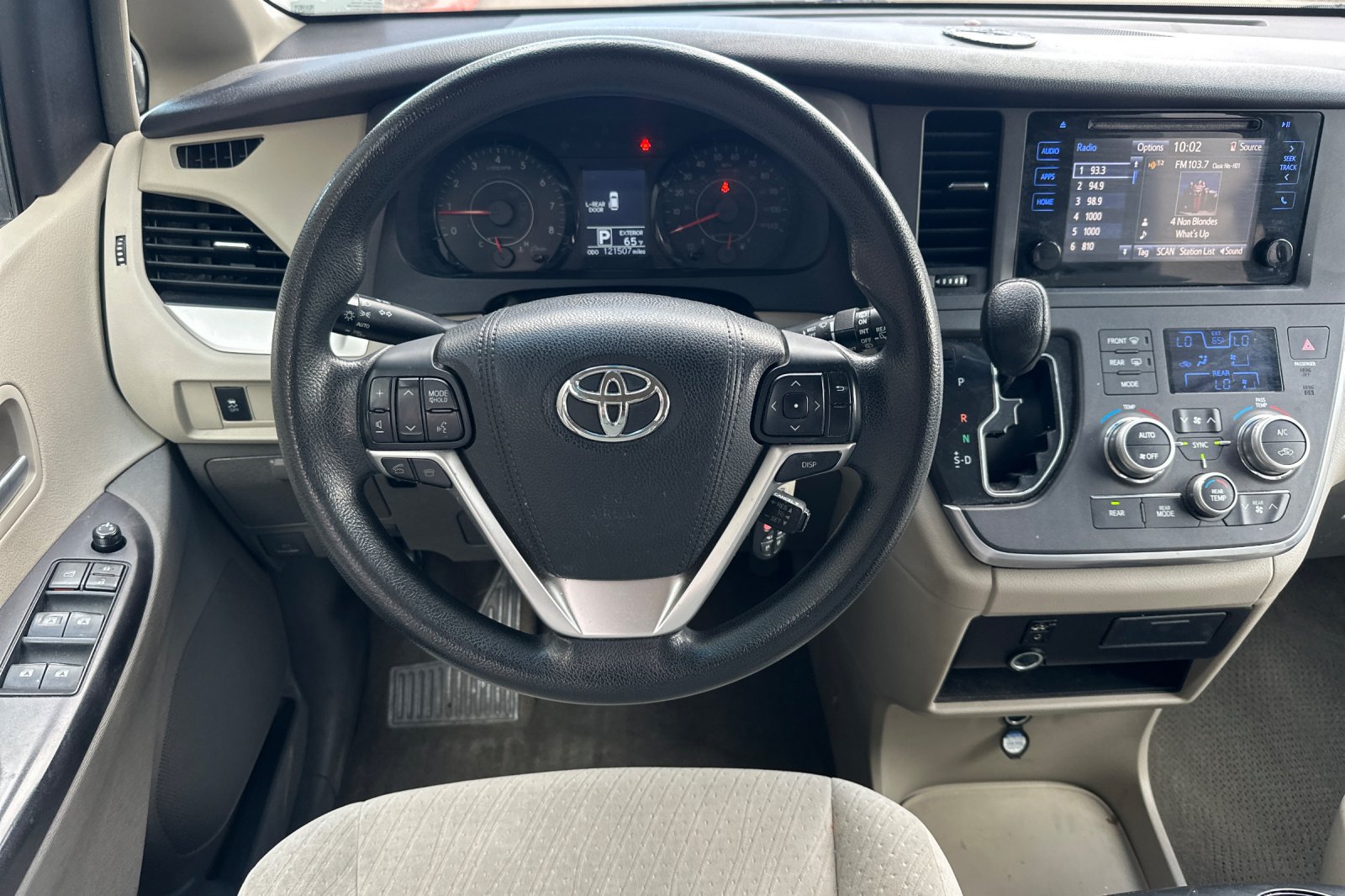 Used 2015 Toyota Sienna LE FWD image 16