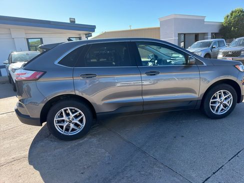 Used 2024 Ford Edge SEL AWD/4WD image 8