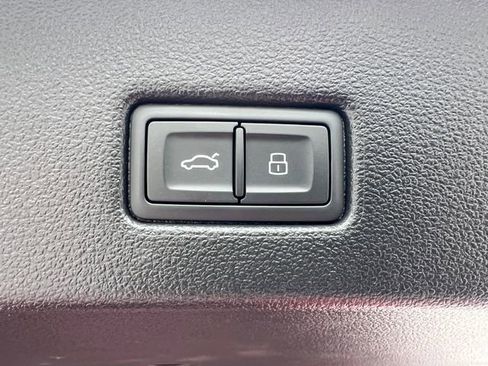 Used 2020 Audi S7 Prestige w/ Prestige Package image 38