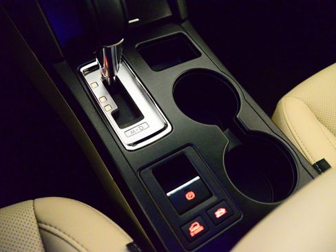 Used 2017 Subaru Outback 2.5i Limited image 32