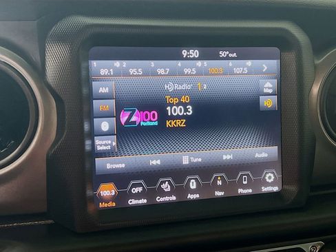 Used 2022 Jeep Gladiator Sport AWD/4WD image 14