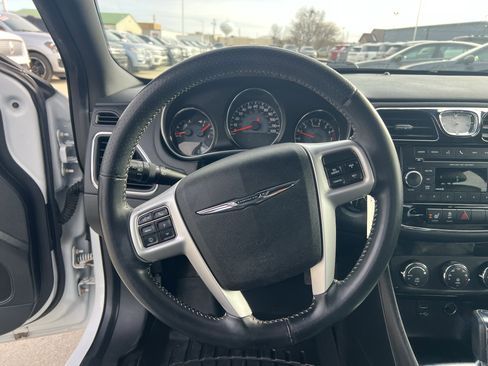 Used 2013 Chrysler 200 Limited image 17