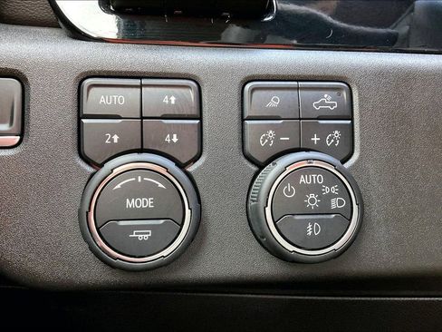 Used 2024 Chevrolet Silverado 1500 LTZ w/ LTZ Premium Texas Edition AWD/4WD image 25