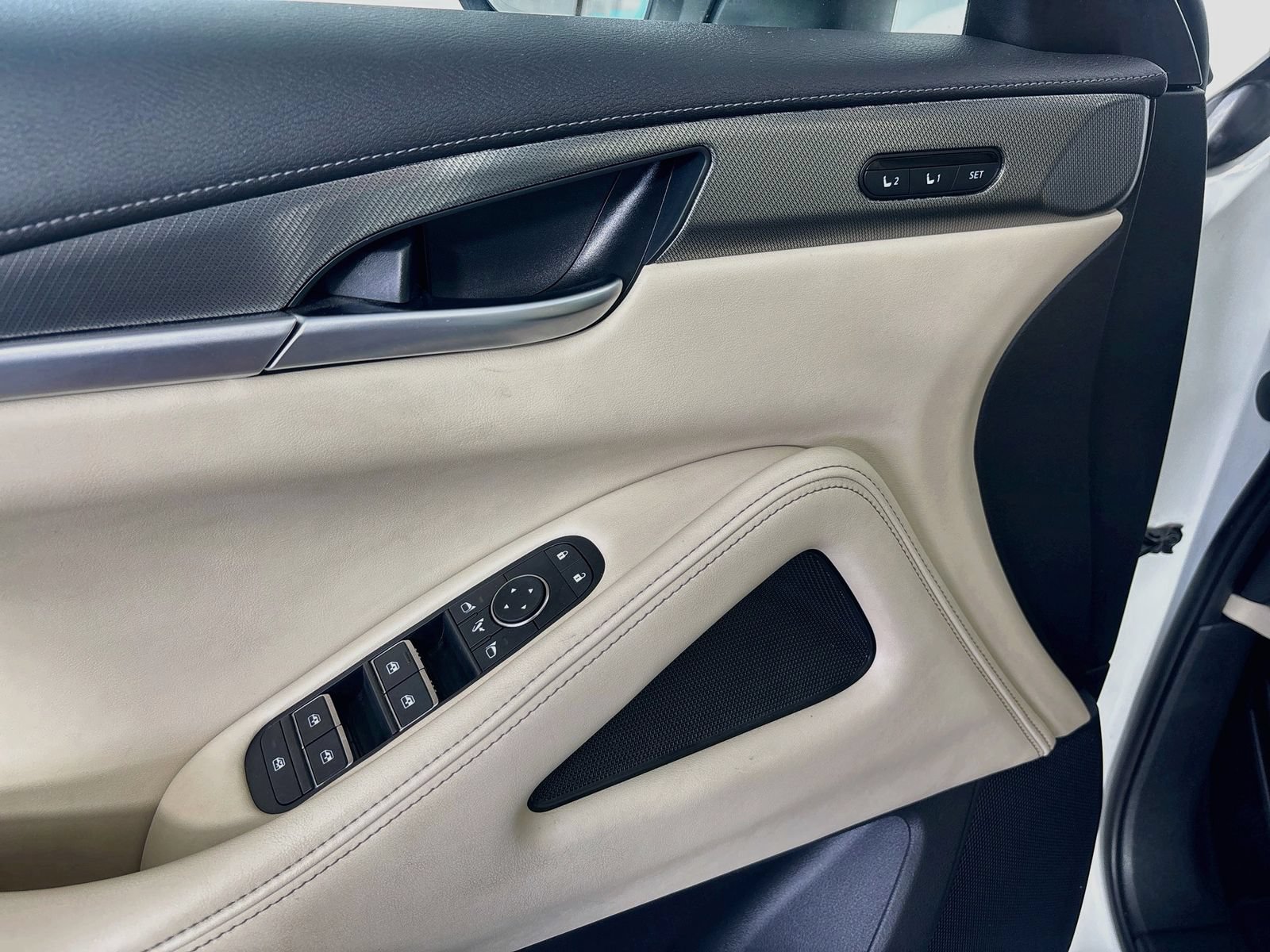 Used 2023 INFINITI QX60 Luxe w/ Cargo Package AWD/4WD image 18