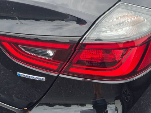 Used 2019 Honda Insight EX image 11