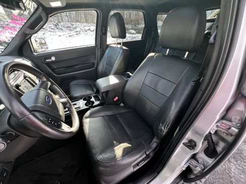Used 2011 Ford Escape Limited w/ 302A Rapid Spec Order Code image 18