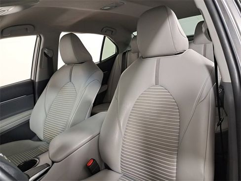 Used 2019 Toyota Camry SE w/ Convenience Package image 20