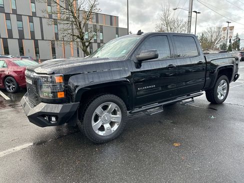 Used 2018 Chevrolet Silverado 1500 LT w/ LT Eassist Package image 2