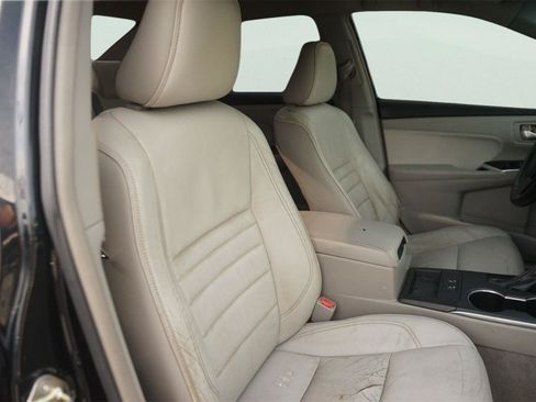 Used 2015 Toyota Camry XLE FWD image 19