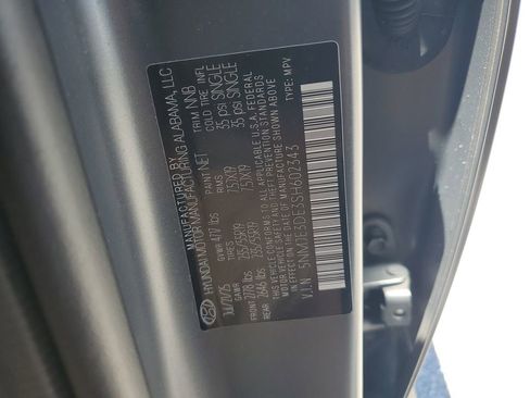 Certified 2025 Hyundai Tucson Limited FWD image 23