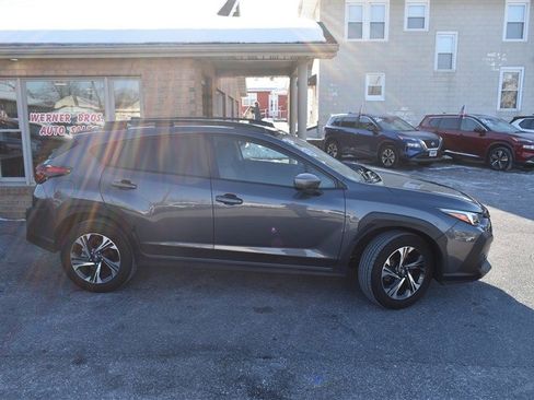 Used 2024 Subaru Crosstrek 2.0i Premium image 2