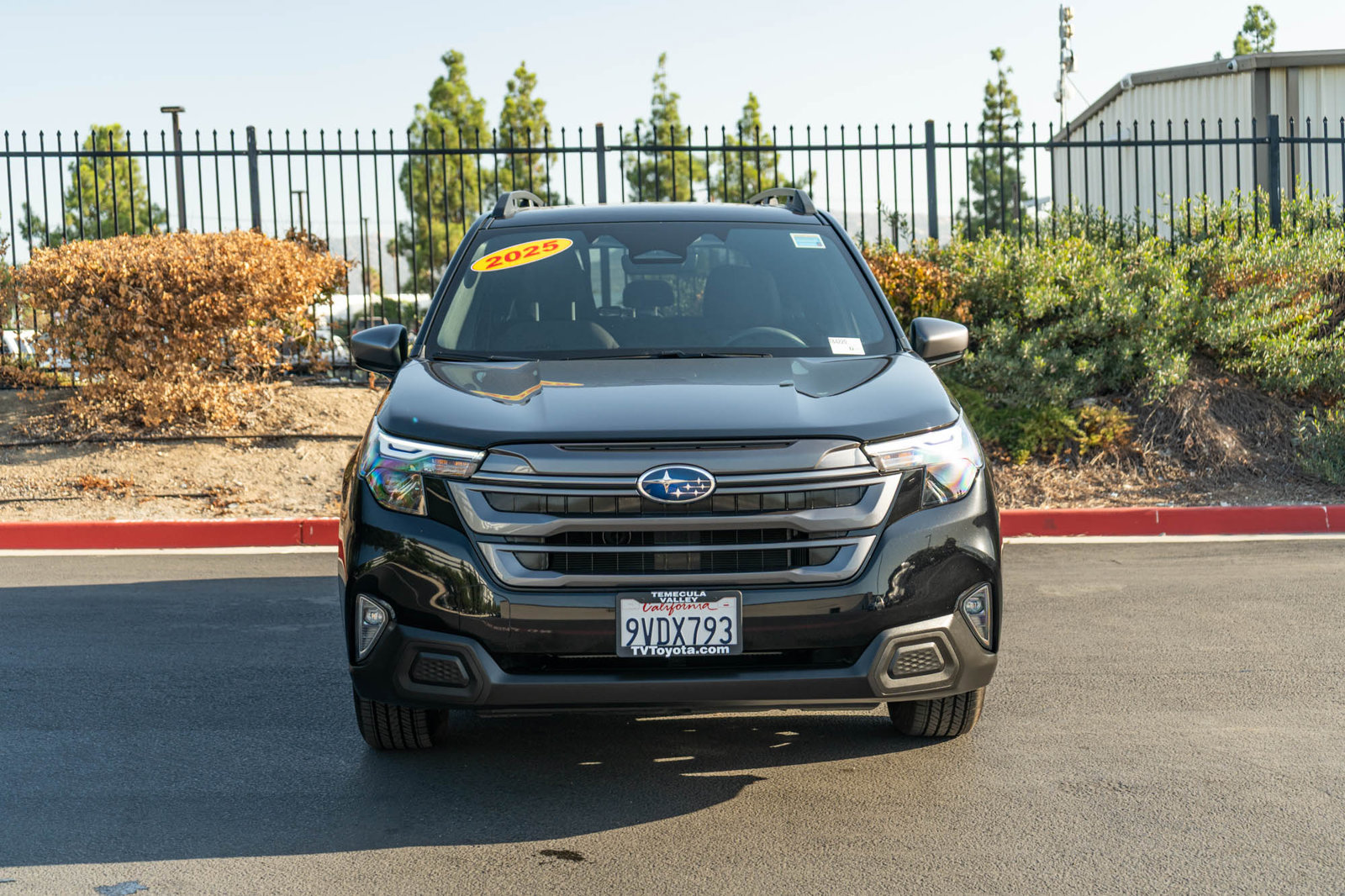 Used 2025 Subaru Forester Premium w/ Convenience Package #1 AWD/4WD image 2