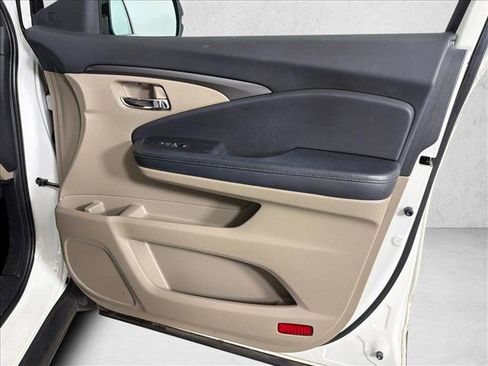 Used 2019 Honda Pilot EX image 14
