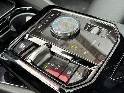 Used 2025 BMW 530i xDrive image 20