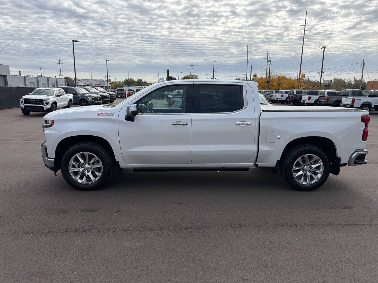 Used 2019 Chevrolet Silverado 1500 LTZ AWD/4WD image 6