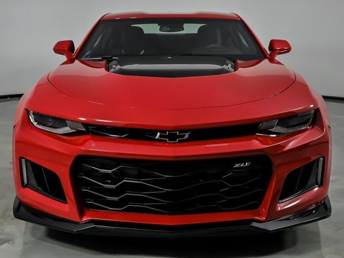 Used 2018 Chevrolet Camaro ZL1 RWD image 5