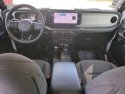 Used 2024 Jeep Gladiator Sport AWD/4WD image 16