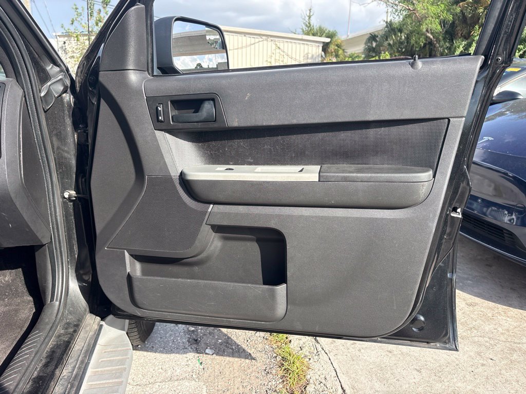 Used 2011 Ford Escape XLT w/ 203A Rapid Spec Order Code FWD image 21