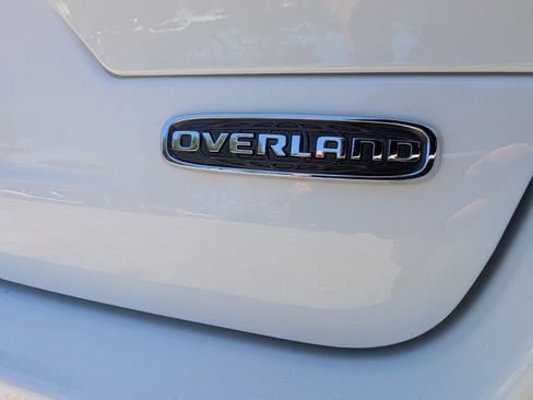Used 2022 Jeep Grand Cherokee Overland AWD/4WD image 15