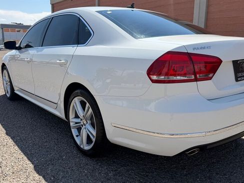 Used 2015 Volkswagen Passat TDI SEL Premium FWD image 7