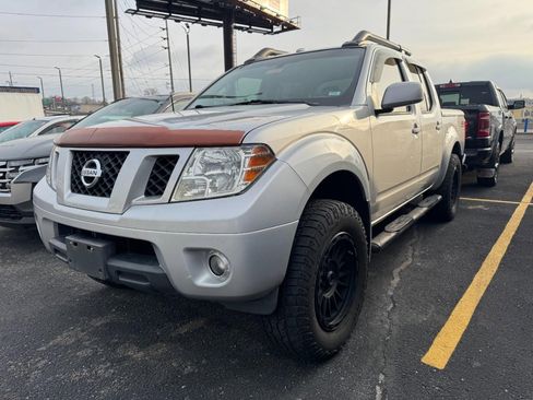 Used 2012 Nissan Frontier PRO-4X w/ Pro-4x Luxury Pkg image 6