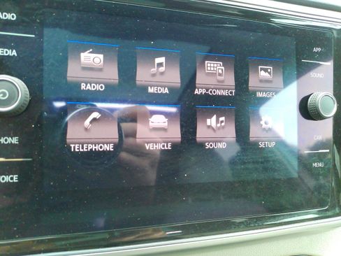 Used 2018 Volkswagen Atlas SEL AWD/4WD image 23