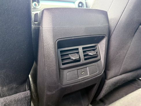 Used 2024 Chevrolet Colorado LT AWD/4WD image 8