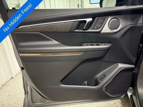 New 2026 Buick Enclave Avenir w/ Super Cruise Package image 9