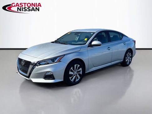 Used 2022 Nissan Altima 2.5 S image 3