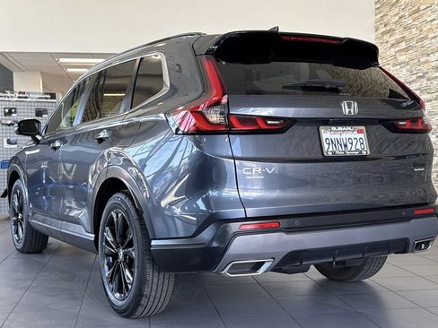 Used 2025 Honda CR-V Sport Touring image 3