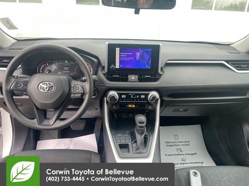 Used 2025 Toyota RAV4 XLE AWD/4WD image 20