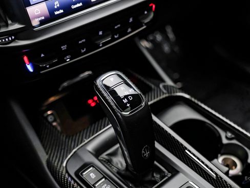 Used 2021 Maserati Levante S GranSport image 59