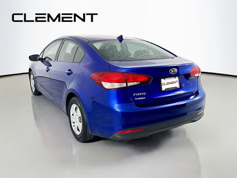 Used 2017 Kia Forte LX image 8