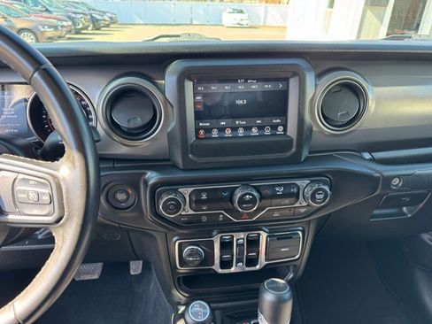 Used 2022 Jeep Gladiator Sport image 25