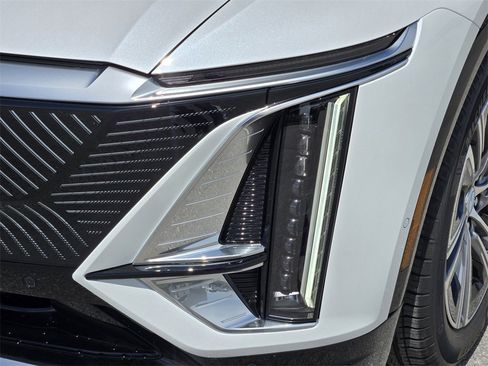 New 2025 Cadillac Lyriq Luxury image 10
