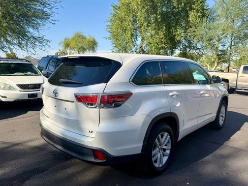 Used 2015 Toyota Highlander LE FWD image 4