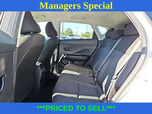Used 2024 Hyundai Kona SEL FWD image 9