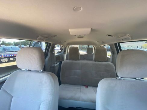 Used 2017 Dodge Grand Caravan SE image 10