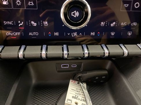 Used 2026 GMC Terrain Elevation w/ Elevation Premium Package image 18