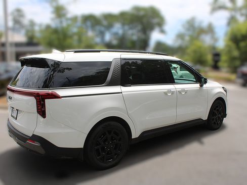 New 2026 Kia Carnival SX FWD image 16
