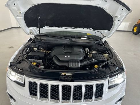 Used 2014 Jeep Grand Cherokee Overland AWD/4WD image 33