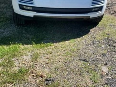 Used 2015 Land Rover Range Rover HSE image 3