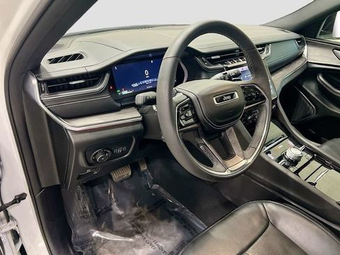 Used 2023 Jeep Grand Cherokee Overland AWD/4WD image 20