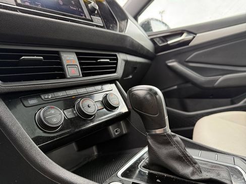 Used 2019 Volkswagen Jetta R-Line FWD image 20