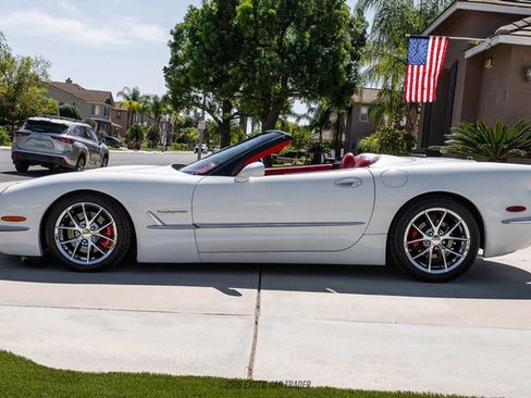 Used 2004 Chevrolet Corvette Convertible w/ Preferred Equipment Group RWD image 3