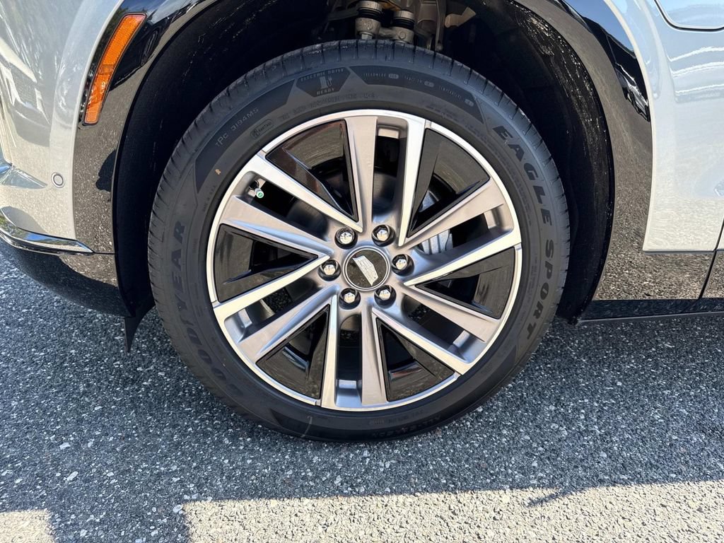 New 2026 Cadillac Vistiq Sport w/ LPO, Floor Liner Package AWD/4WD image 10