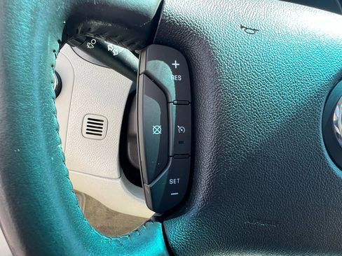 Used 2009 Cadillac DTS w/ Trunk Convenience Package image 44